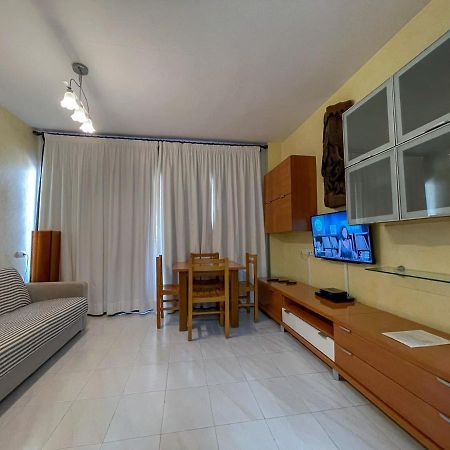 Apartamentos Cel Blau Santa Eularia des Riu Esterno foto