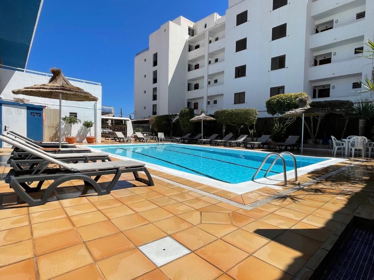 Apartamentos Cel Blau Santa Eularia des Riu Esterno foto