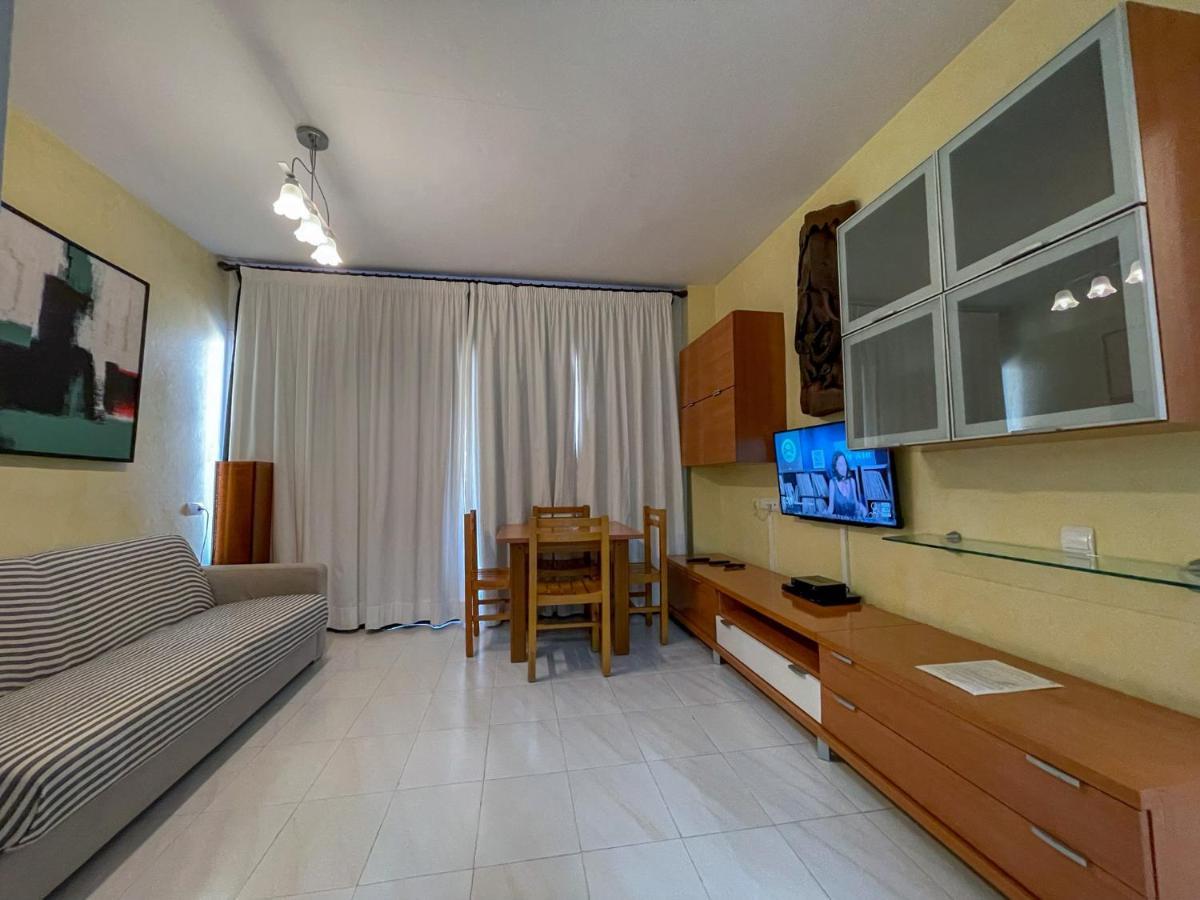 Apartamentos Cel Blau Santa Eularia des Riu Esterno foto