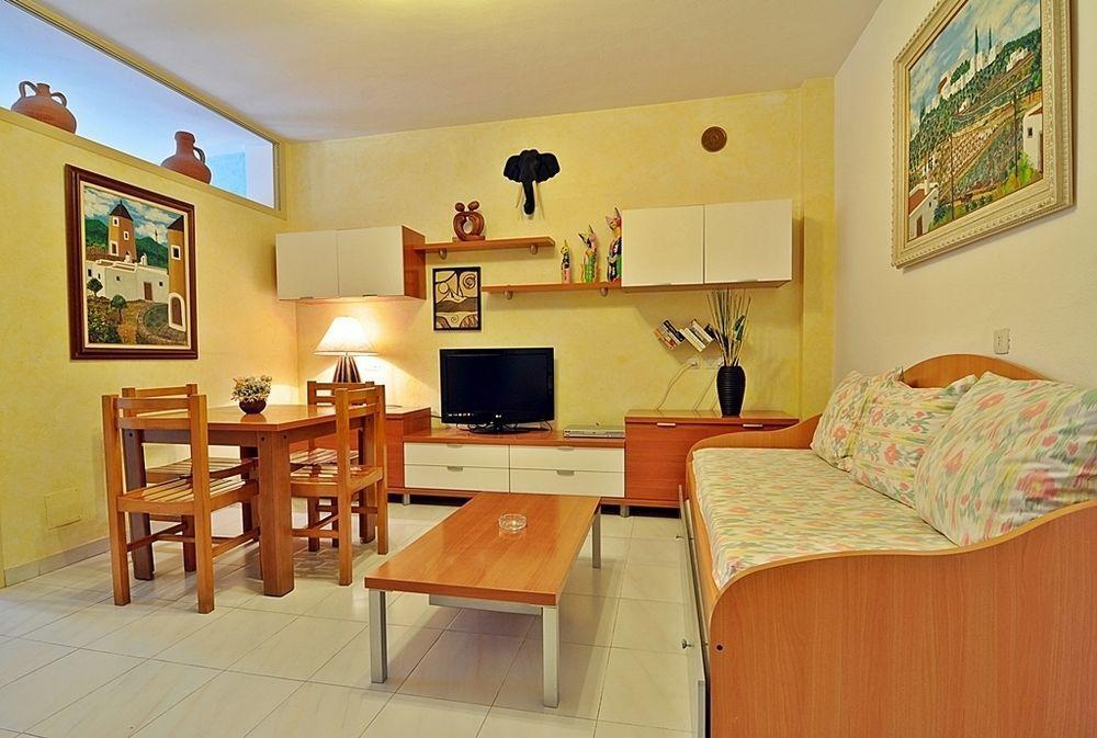 Apartamentos Cel Blau Santa Eularia des Riu Esterno foto